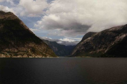 {short description of image}