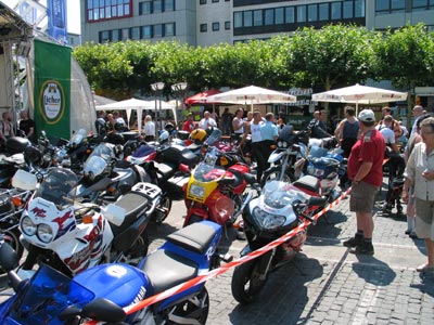 {short description of image}