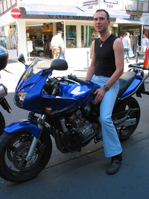 {short description of image}