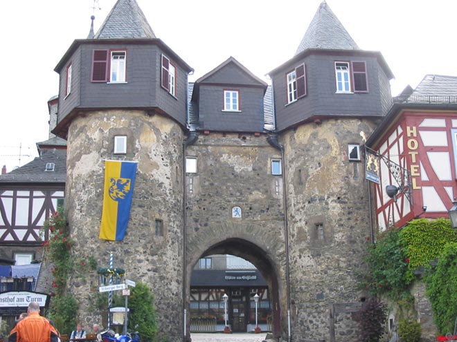 {short description of image}