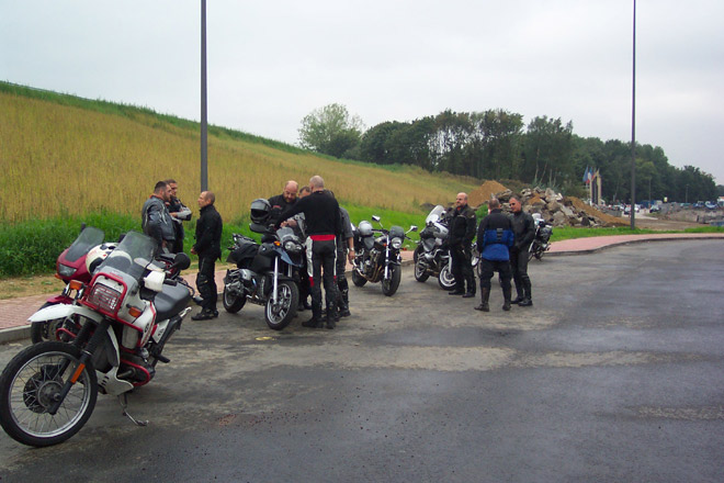 {short description of image}