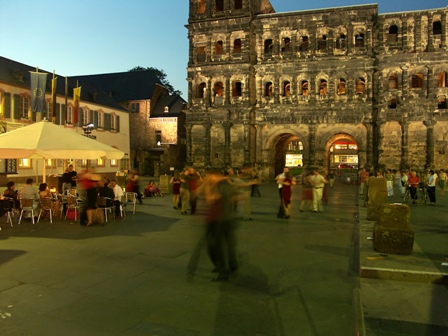 Porta Nigra bei Nacht