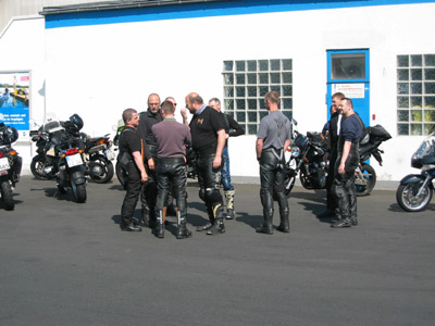 {short description of image}