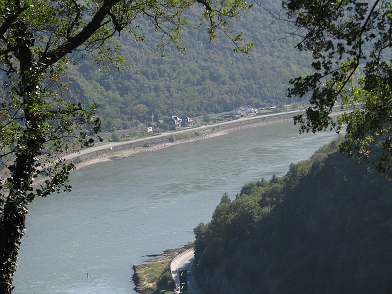 {short description of image}